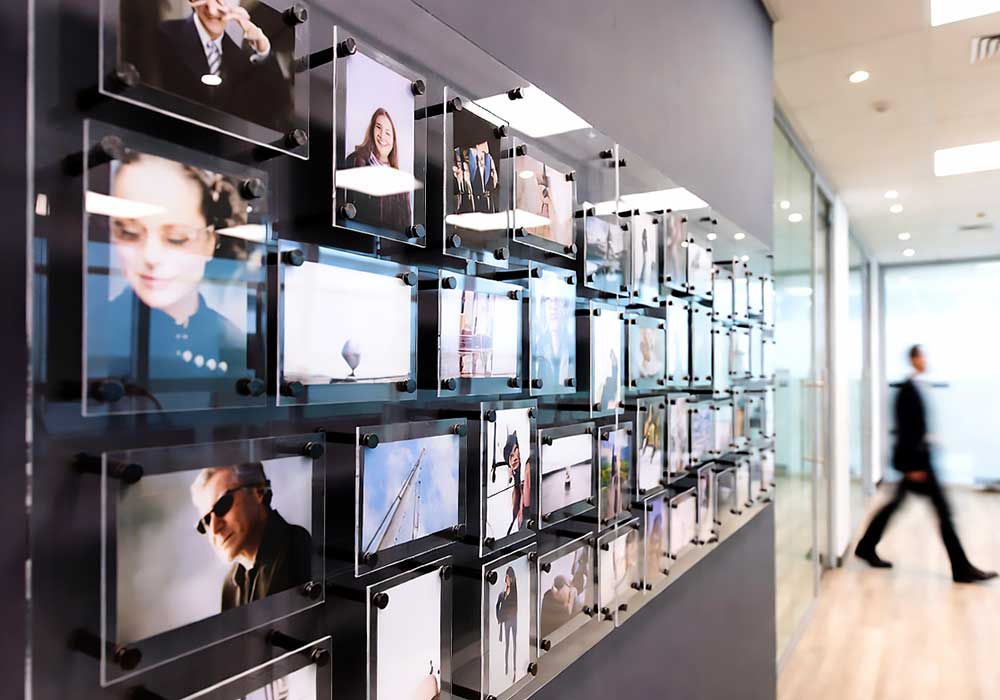DC1235 Collage Art/Photo Wall Display Concept with Frameless Acrylic Frames